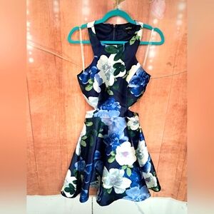 SPEECHLESS SIZE 3 FLORAL PROM DRESS CUTOUT SIDES